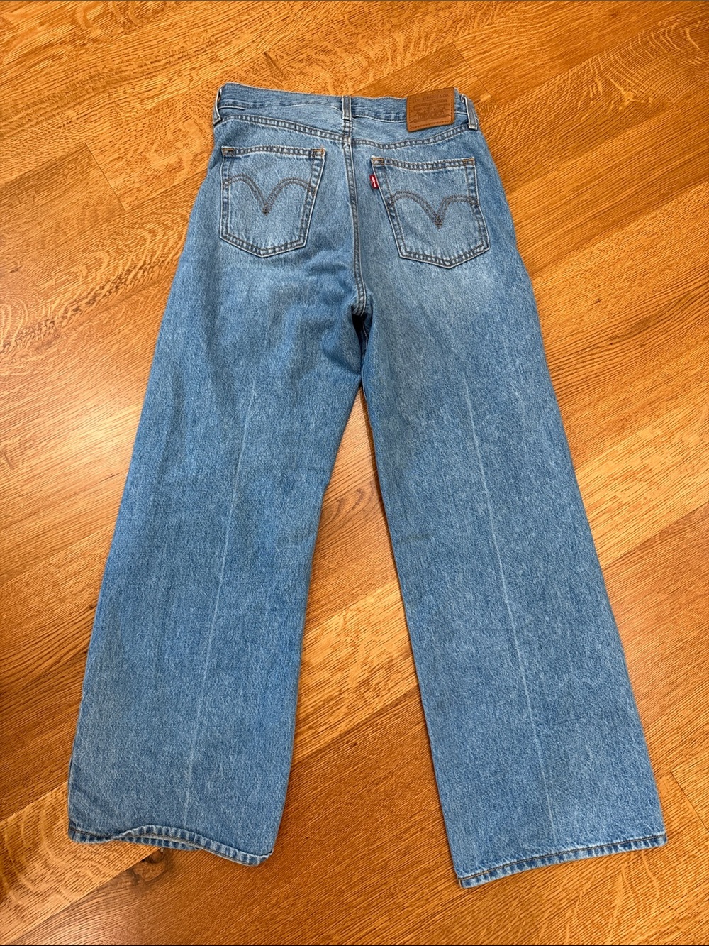 Levis Women’s Ribcage Wide-Leg - Picture 3 of 3